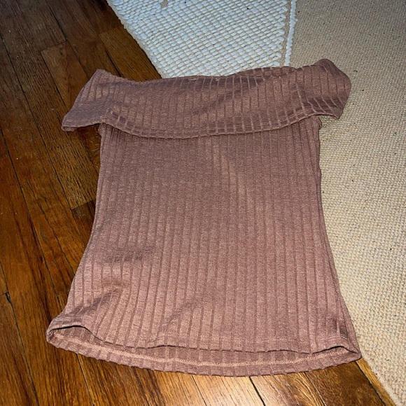Off the shoulder tight tan top size medium - Picture 3 of 7